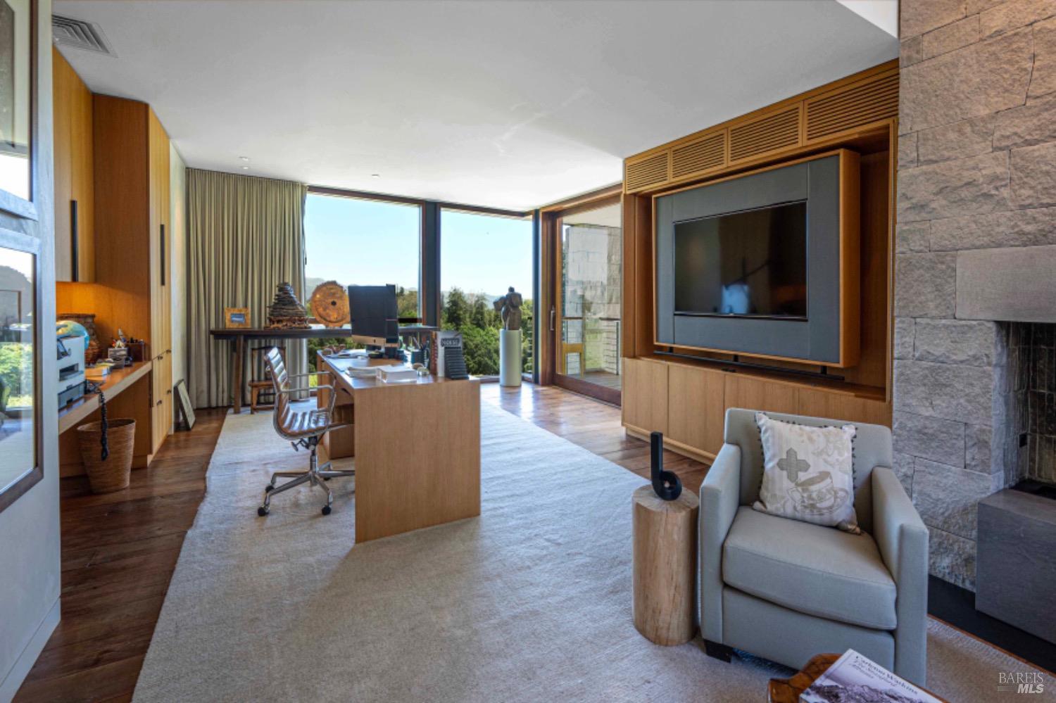 Detail Gallery Image 26 of 51 For 7596 Sonoma Mountain Rd, Glen Ellen,  CA 95442 - 7 Beds | 6/4 Baths