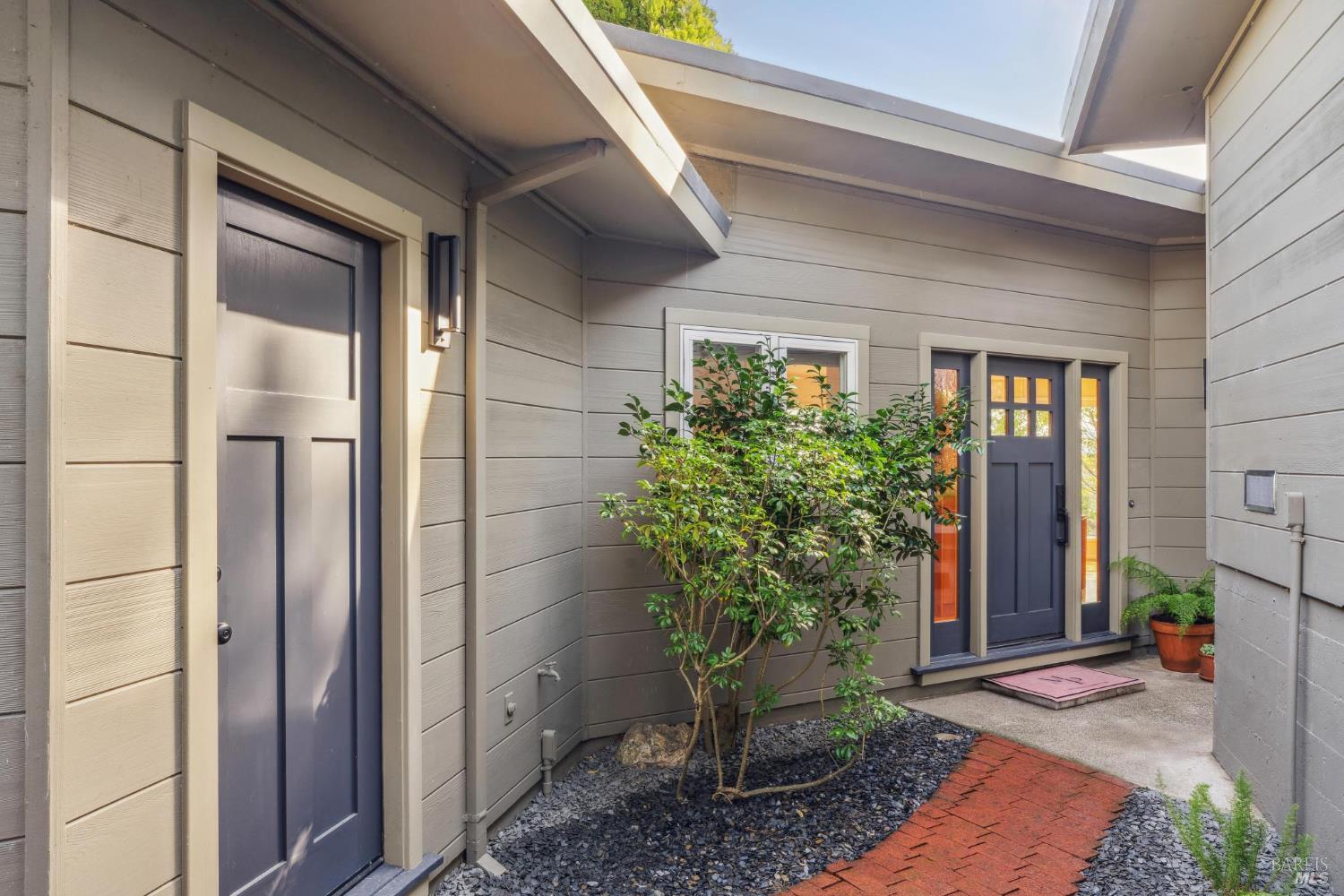 Detail Gallery Image 5 of 41 For 311 Edgewood Ave, Mill Valley,  CA 94941 - 3 Beds | 2 Baths