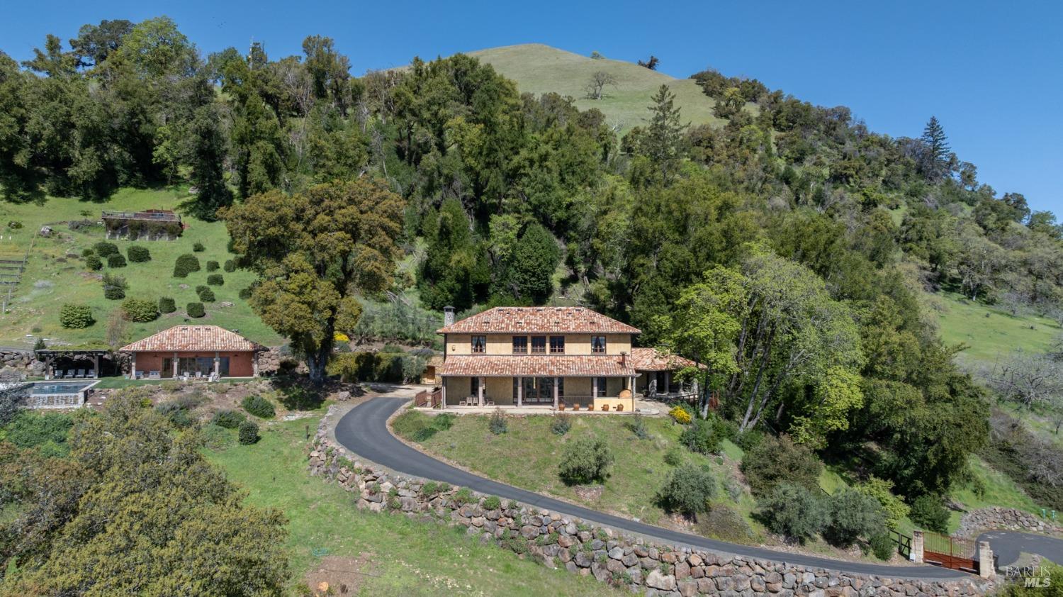 Detail Gallery Image 40 of 41 For 651 Wall Rd, Napa,  CA 94558 - 4 Beds | 5/2 Baths