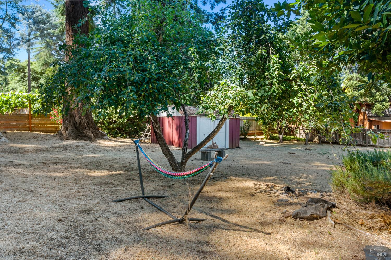 Detail Gallery Image 16 of 26 For 1301 Knob Hill Rd, Ukiah,  CA 95482 - 1 Beds | 1 Baths