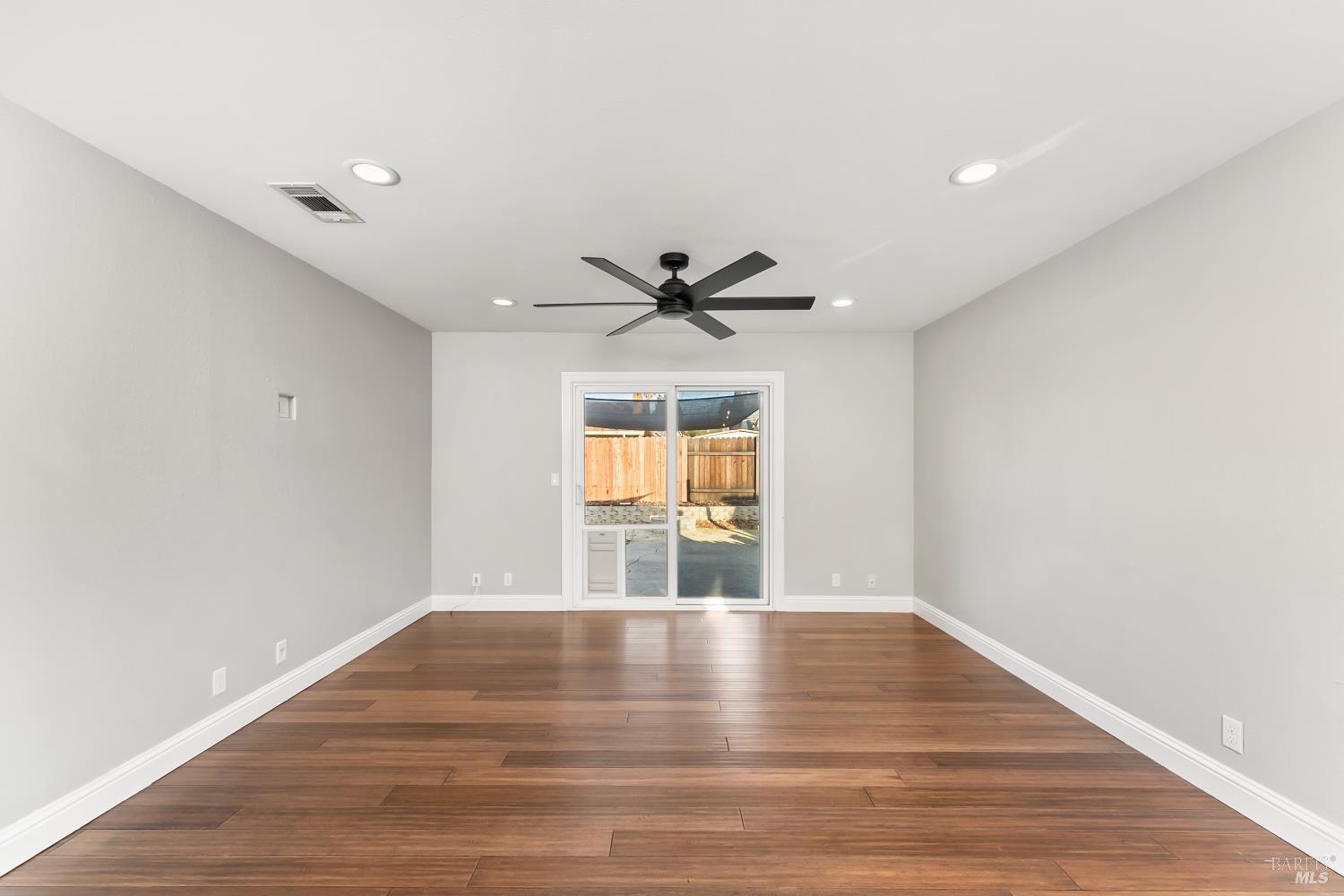 Detail Gallery Image 23 of 40 For 255 Bowline Dr, Vacaville,  CA 95687 - 3 Beds | 1 Baths