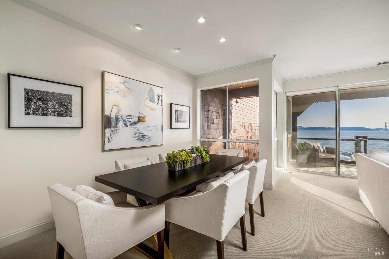 Detail Gallery Image 11 of 55 For 403 Paradise Dr, Tiburon,  CA 94920 - 3 Beds | 2/1 Baths