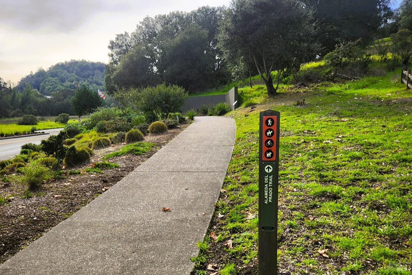 Detail Gallery Image 28 of 30 For 5 Velasco Ct, Novato,  CA 94949 - 3 Beds | 2/1 Baths