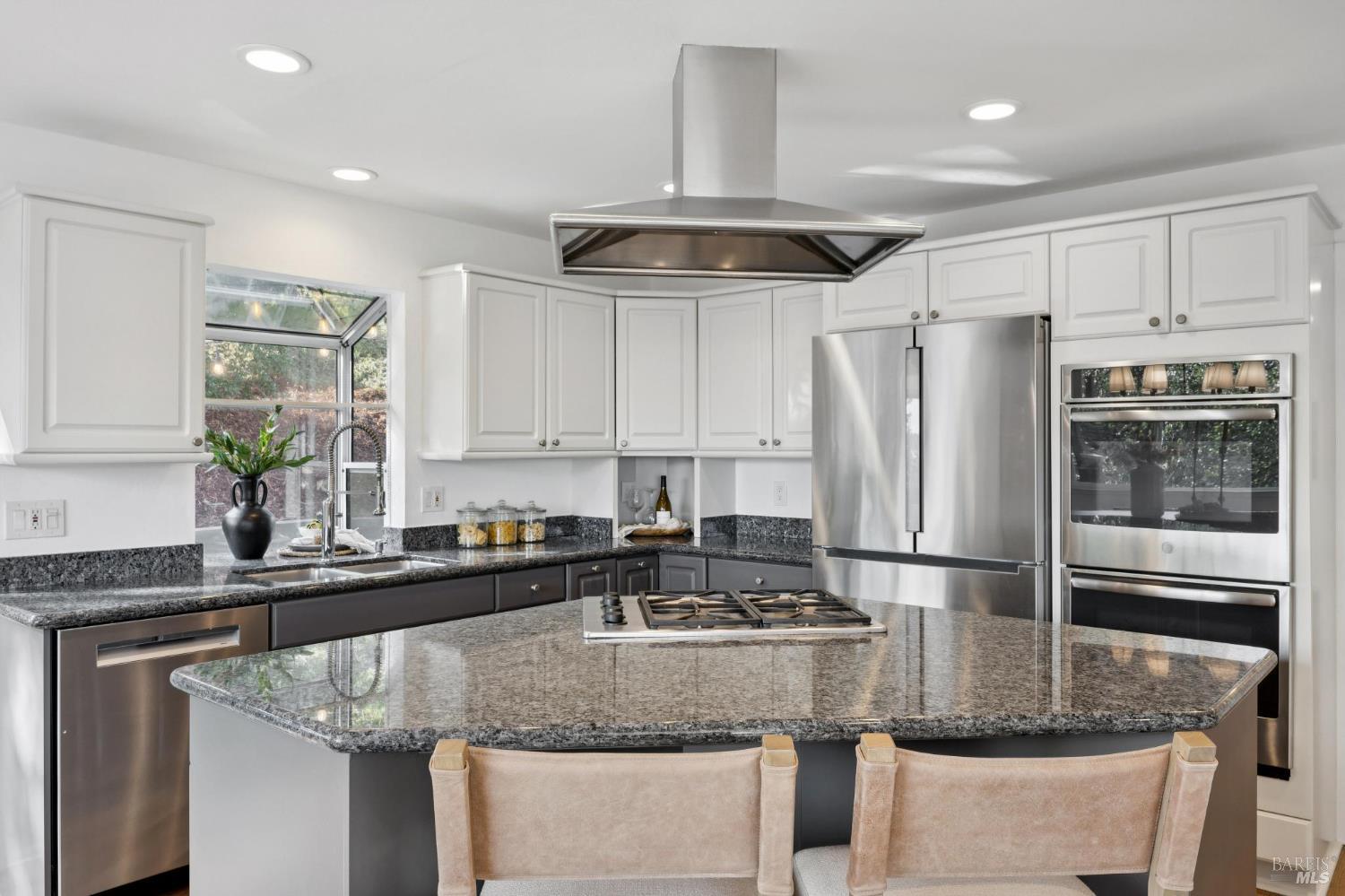 Detail Gallery Image 19 of 67 For 81 Rose St, San Rafael,  CA 94901 - 5 Beds | 3 Baths