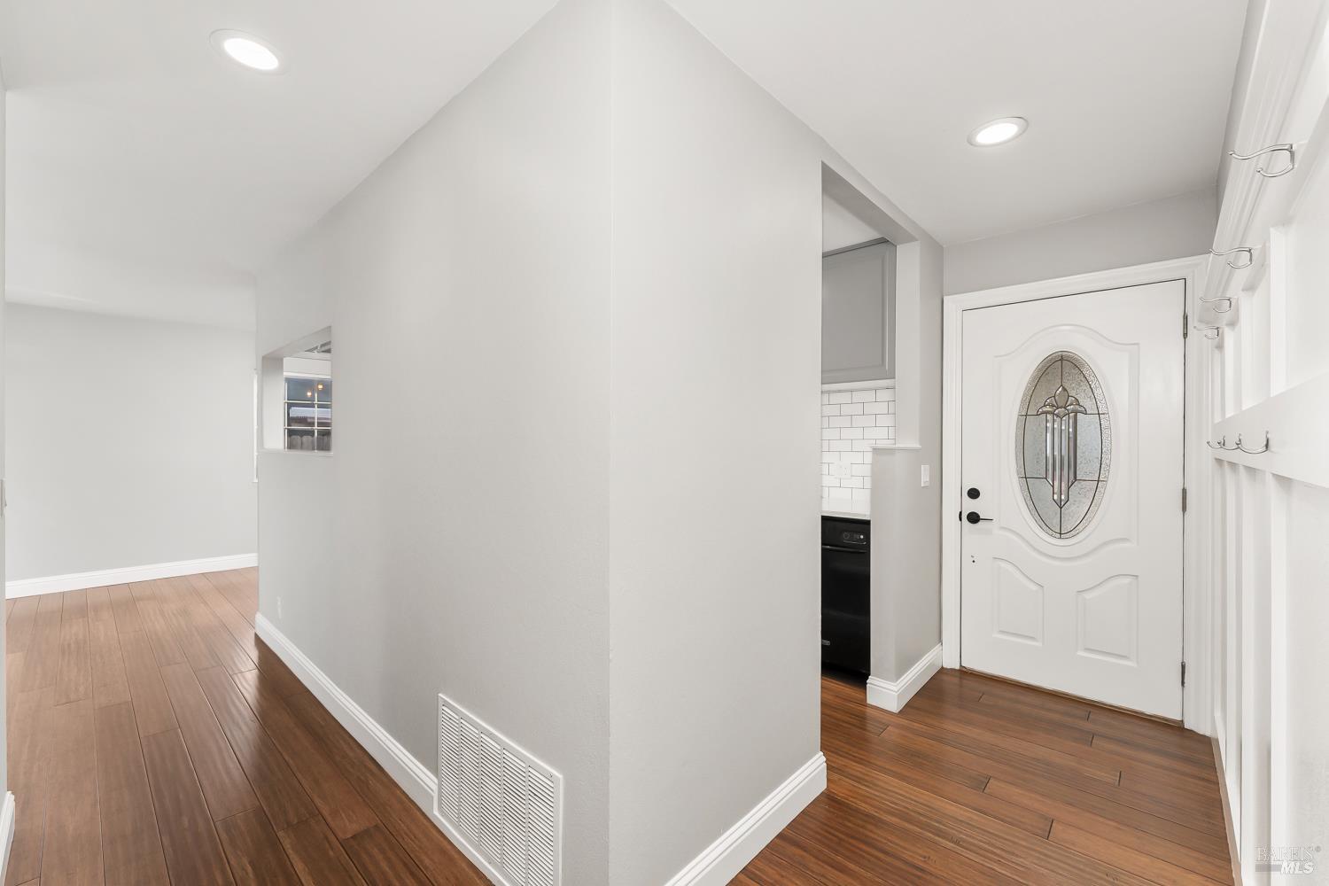 Detail Gallery Image 11 of 40 For 255 Bowline Dr, Vacaville,  CA 95687 - 3 Beds | 1 Baths