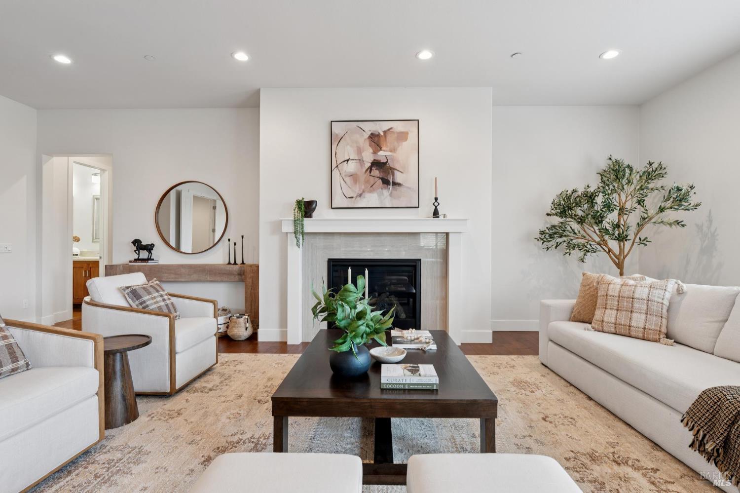 Detail Gallery Image 3 of 83 For 5677 Eastlake Dr, Santa Rosa,  CA 95409 - 5 Beds | 4 Baths