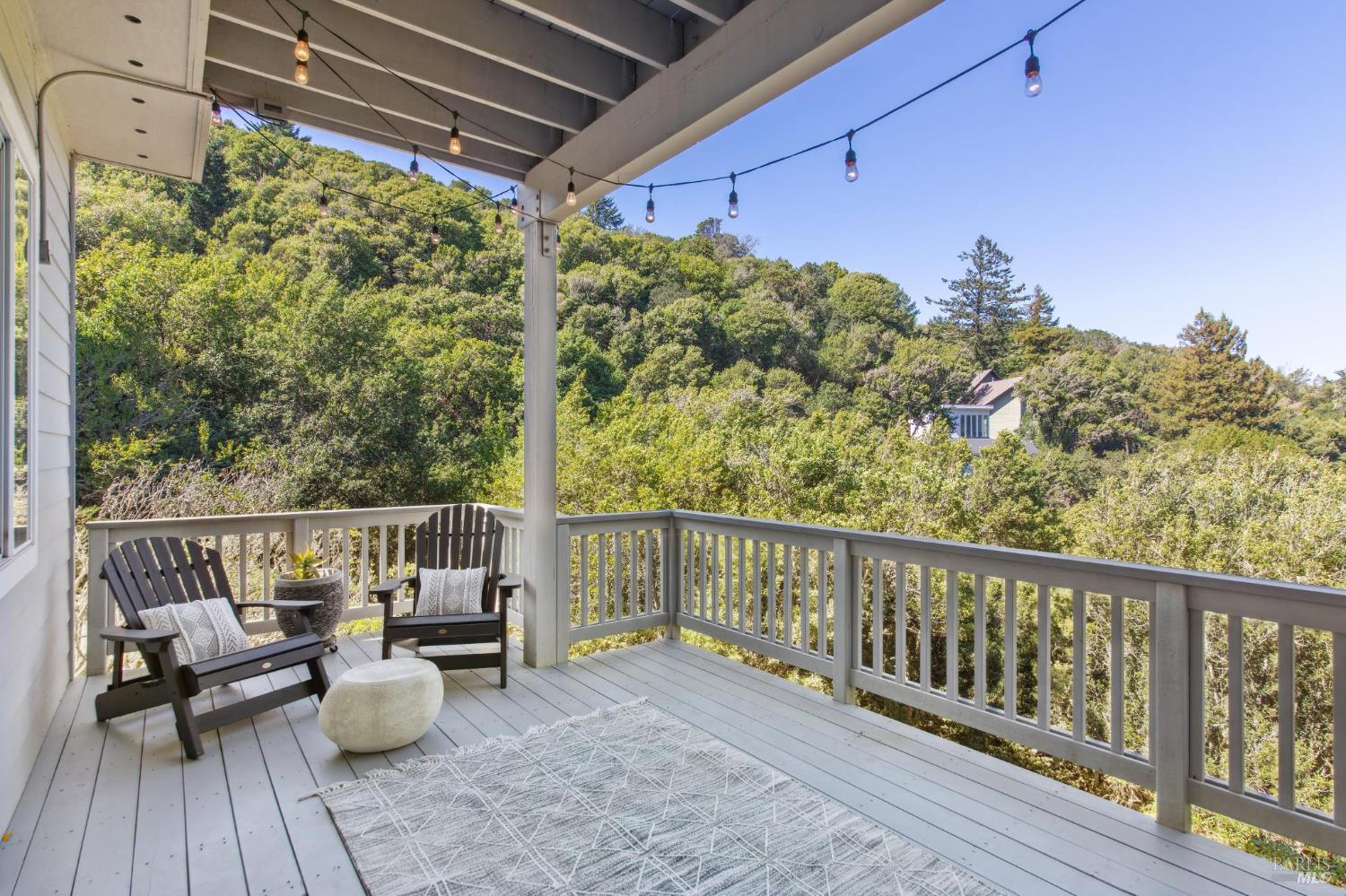 Detail Gallery Image 7 of 41 For 70 Madrone Park Cir, Mill Valley,  CA 94941 - 4 Beds | 2/1 Baths