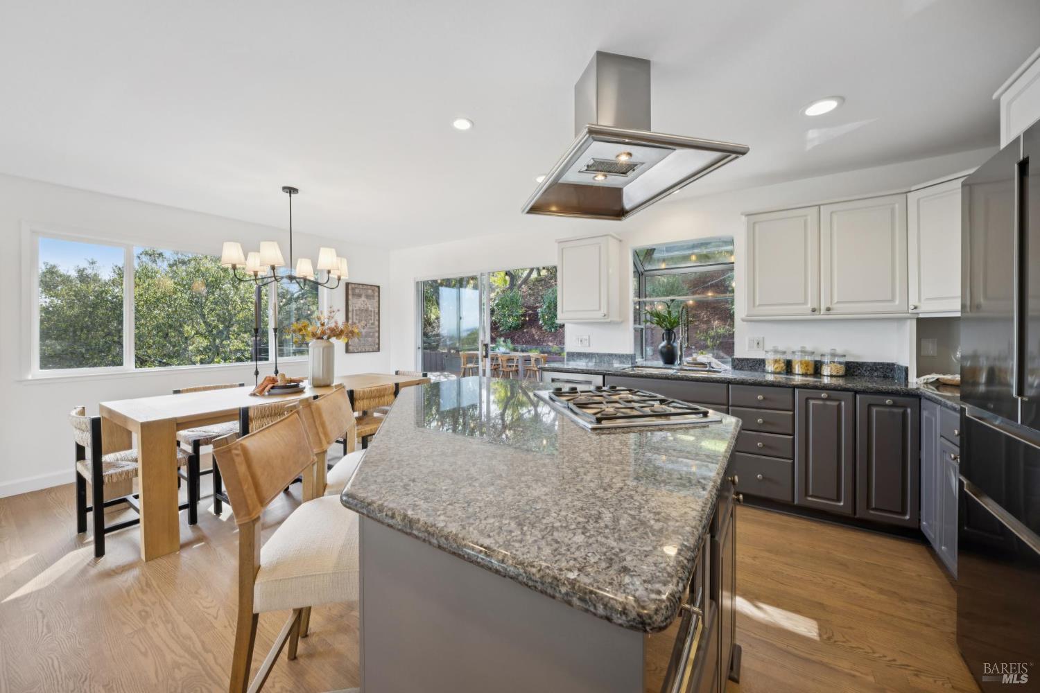 Detail Gallery Image 23 of 67 For 81 Rose St, San Rafael,  CA 94901 - 5 Beds | 3 Baths