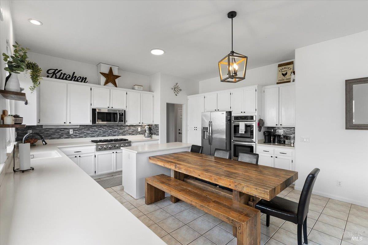 Detail Gallery Image 10 of 29 For 5739 Owls Nest Dr, Santa Rosa,  CA 95409 - 3 Beds | 2 Baths