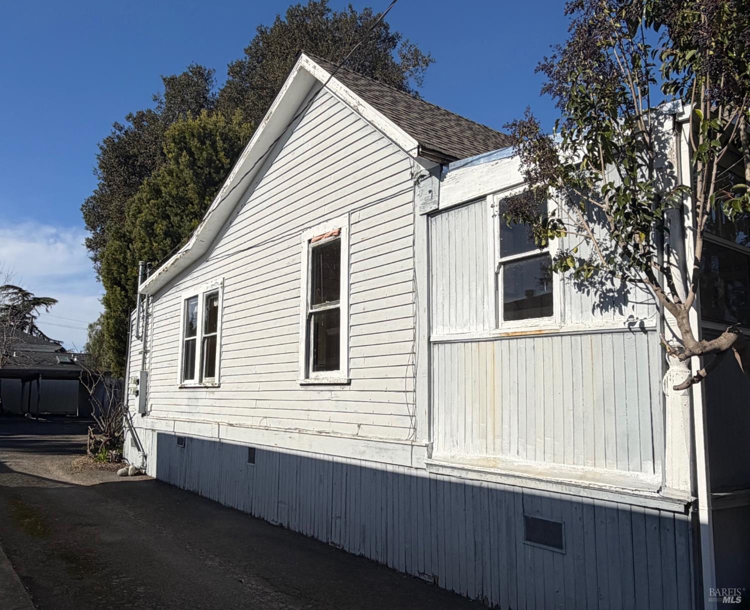 Detail Gallery Image 8 of 14 For 618 E St, Petaluma,  CA 94952 - 2 Beds | 2 Baths