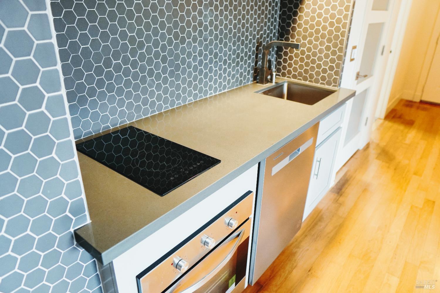 Detail Gallery Image 9 of 12 For 1715 Sonoma Apt Blvd #212,  Vallejo,  CA 94590 - 1 Beds | 1 Baths