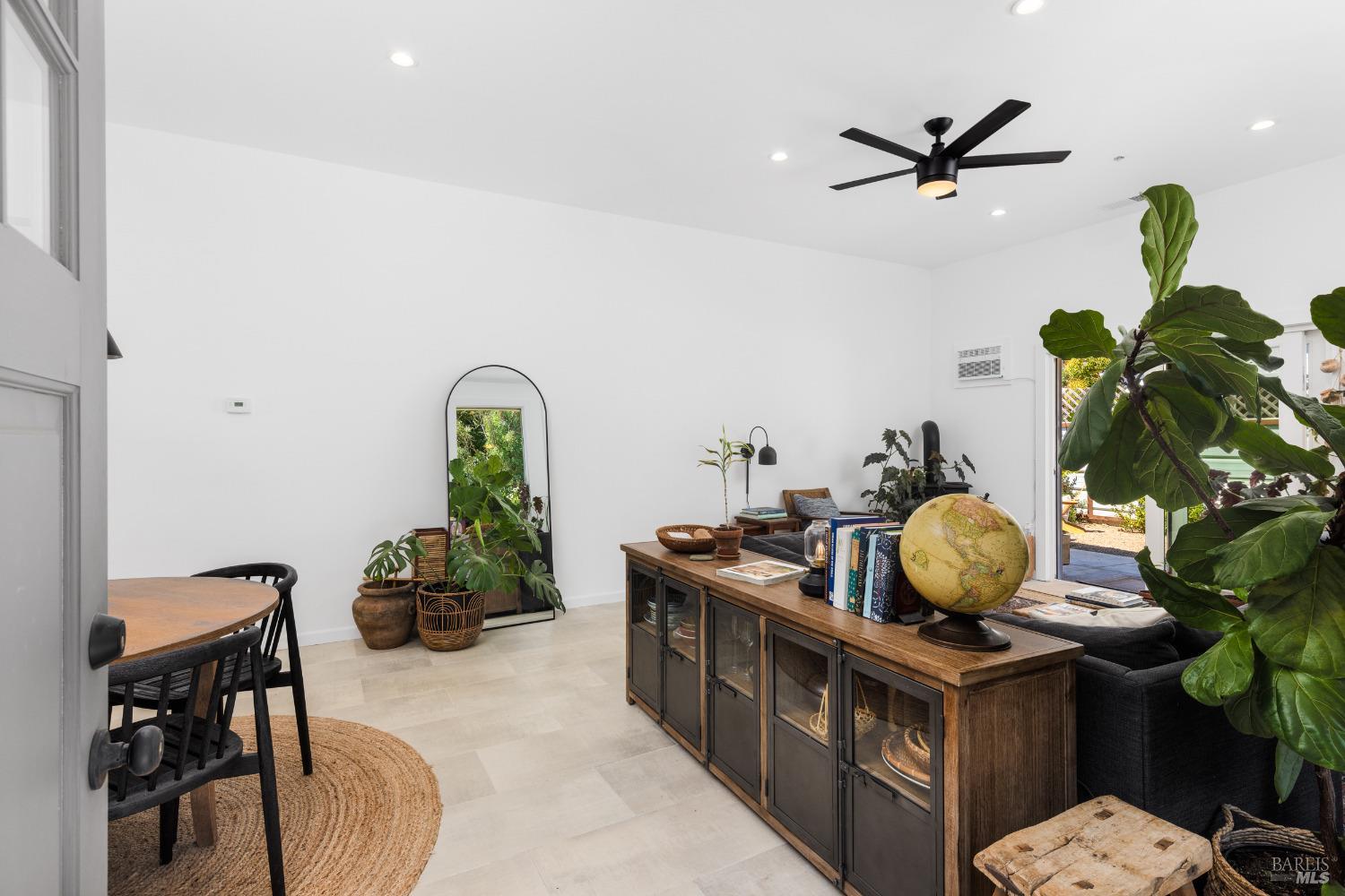 Detail Gallery Image 10 of 32 For 19322 Quigley Ln, Sonoma,  CA 95476 - 4 Beds | 3 Baths