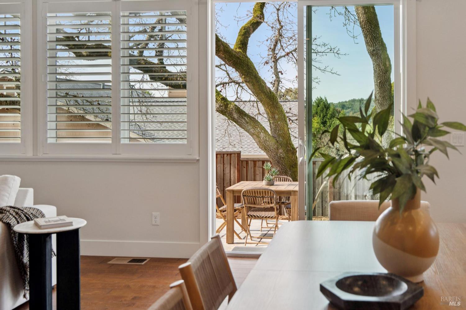 Detail Gallery Image 19 of 83 For 5677 Eastlake Dr, Santa Rosa,  CA 95409 - 5 Beds | 4 Baths