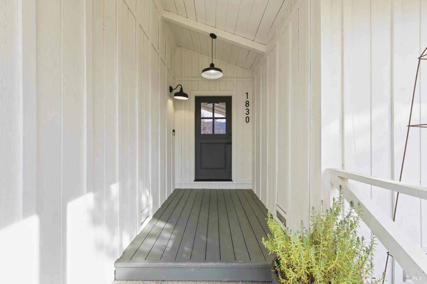 Detail Gallery Image 3 of 45 For 1830 Spring Mountain Rd, Saint Helena,  CA 94574 - 3 Beds | 2 Baths