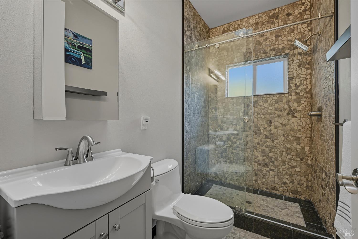 Detail Gallery Image 24 of 64 For 31000 Pine Mountain Rd, Cloverdale,  CA 95425 - 3 Beds | 3 Baths