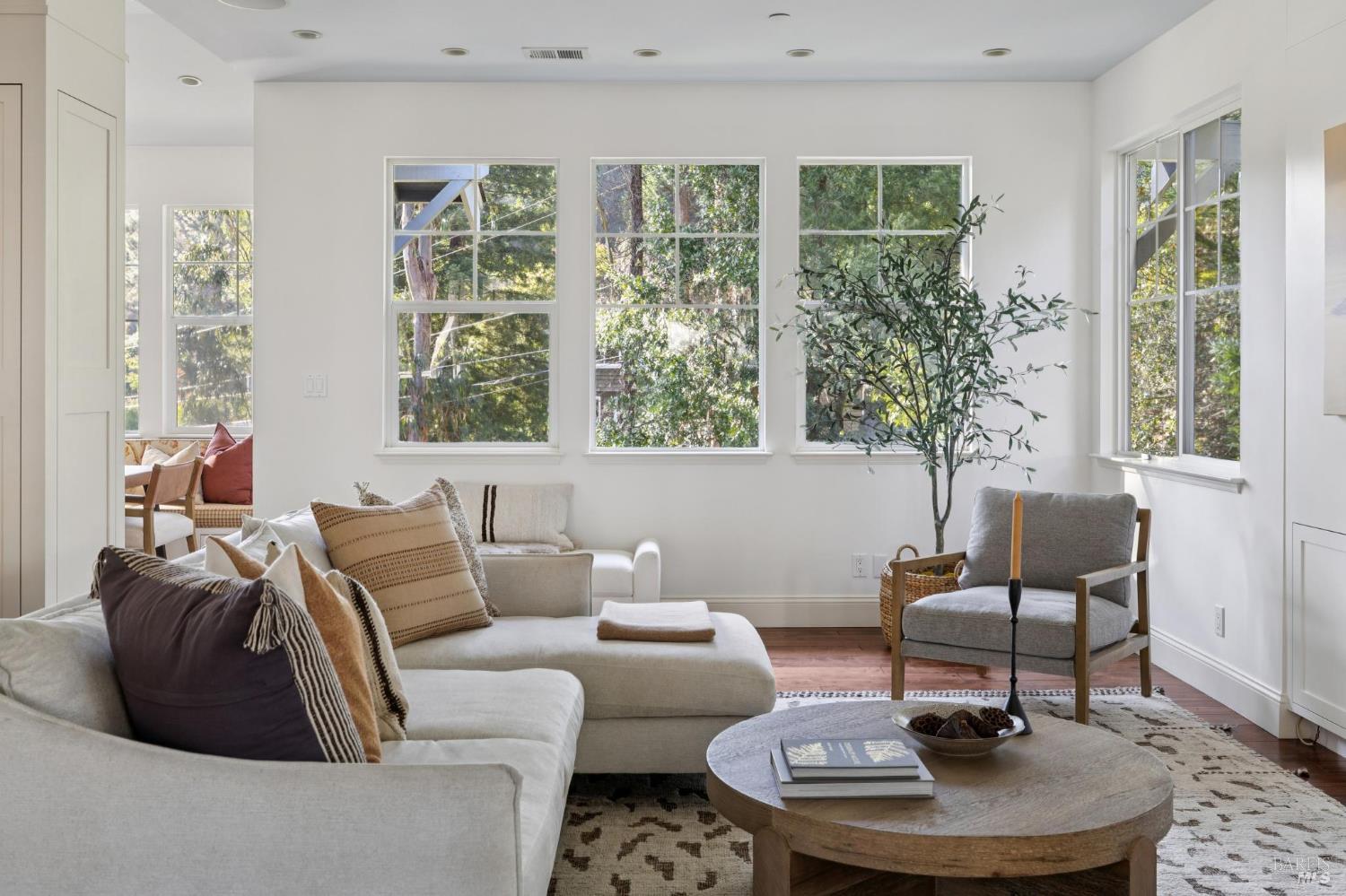 Detail Gallery Image 16 of 68 For 529 Alta Way, Mill Valley,  CA 94941 - 4 Beds | 2/1 Baths