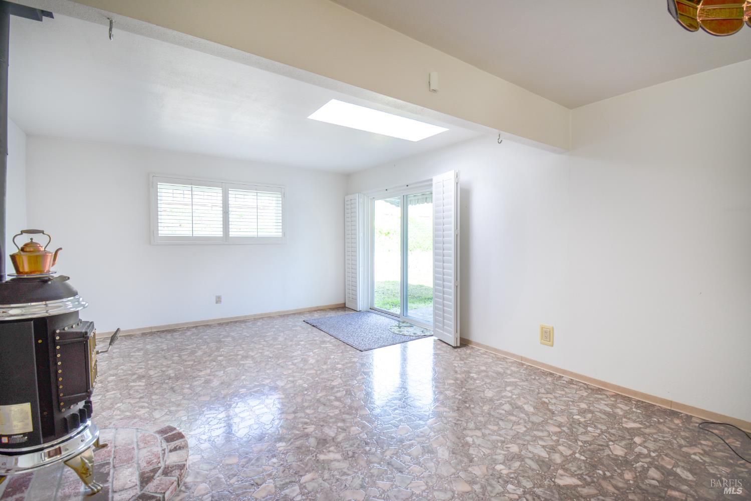 Detail Gallery Image 11 of 38 For 2135 via Alta Ct, Benicia,  CA 94510 - 2 Beds | 2 Baths