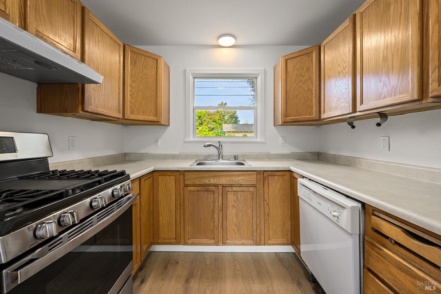 Detail Gallery Image 17 of 24 For 3119 Magowan Dr, Santa Rosa,  CA 95405 - 3 Beds | 1 Baths