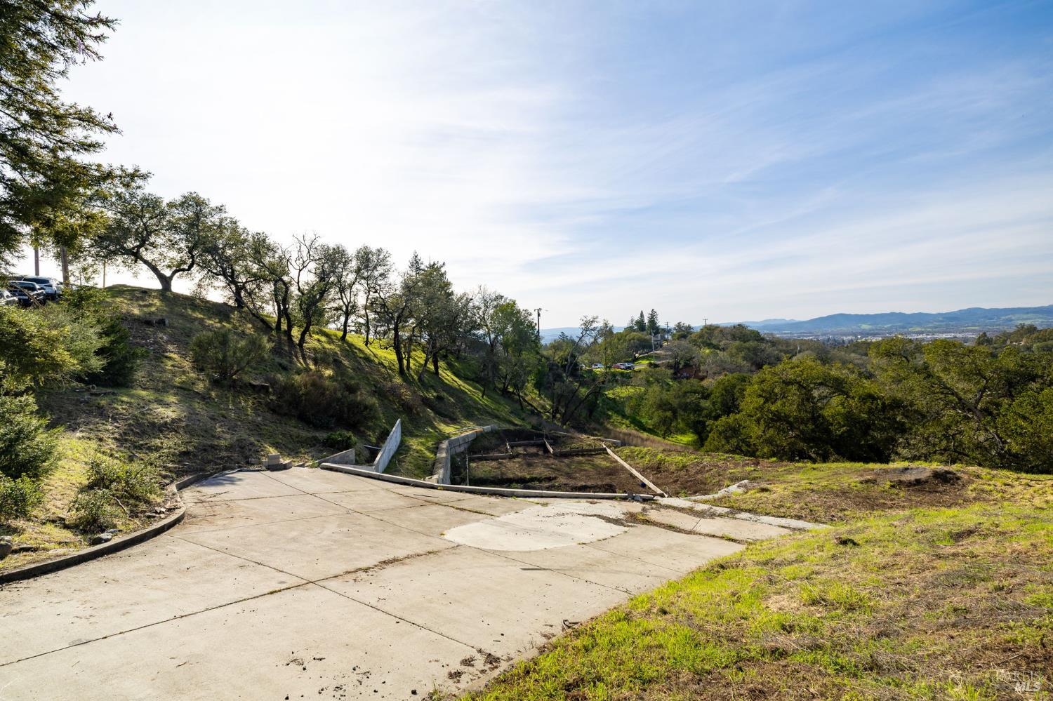 Detail Gallery Image 4 of 12 For 5251 Vista Grande Dr, Santa Rosa,  CA 95403 - – Beds | – Baths