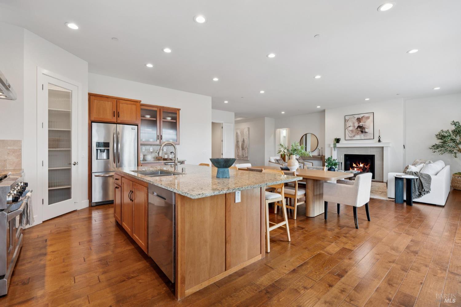 Detail Gallery Image 29 of 83 For 5677 Eastlake Dr, Santa Rosa,  CA 95409 - 5 Beds | 4 Baths