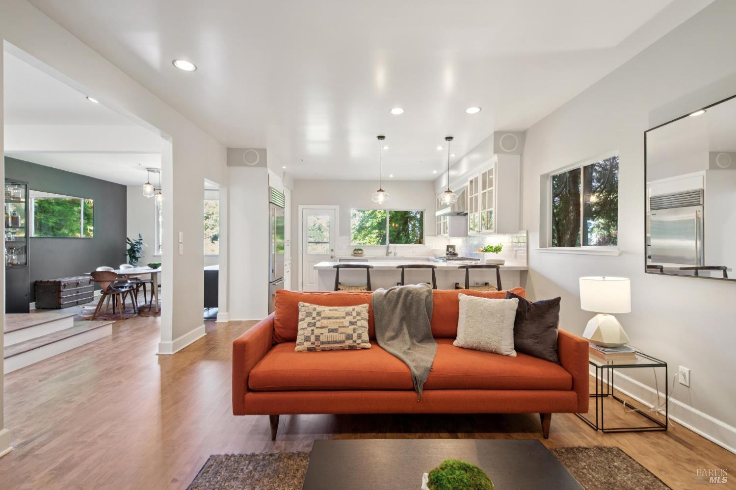 Detail Gallery Image 17 of 41 For 70 Madrone Park Cir, Mill Valley,  CA 94941 - 4 Beds | 2/1 Baths