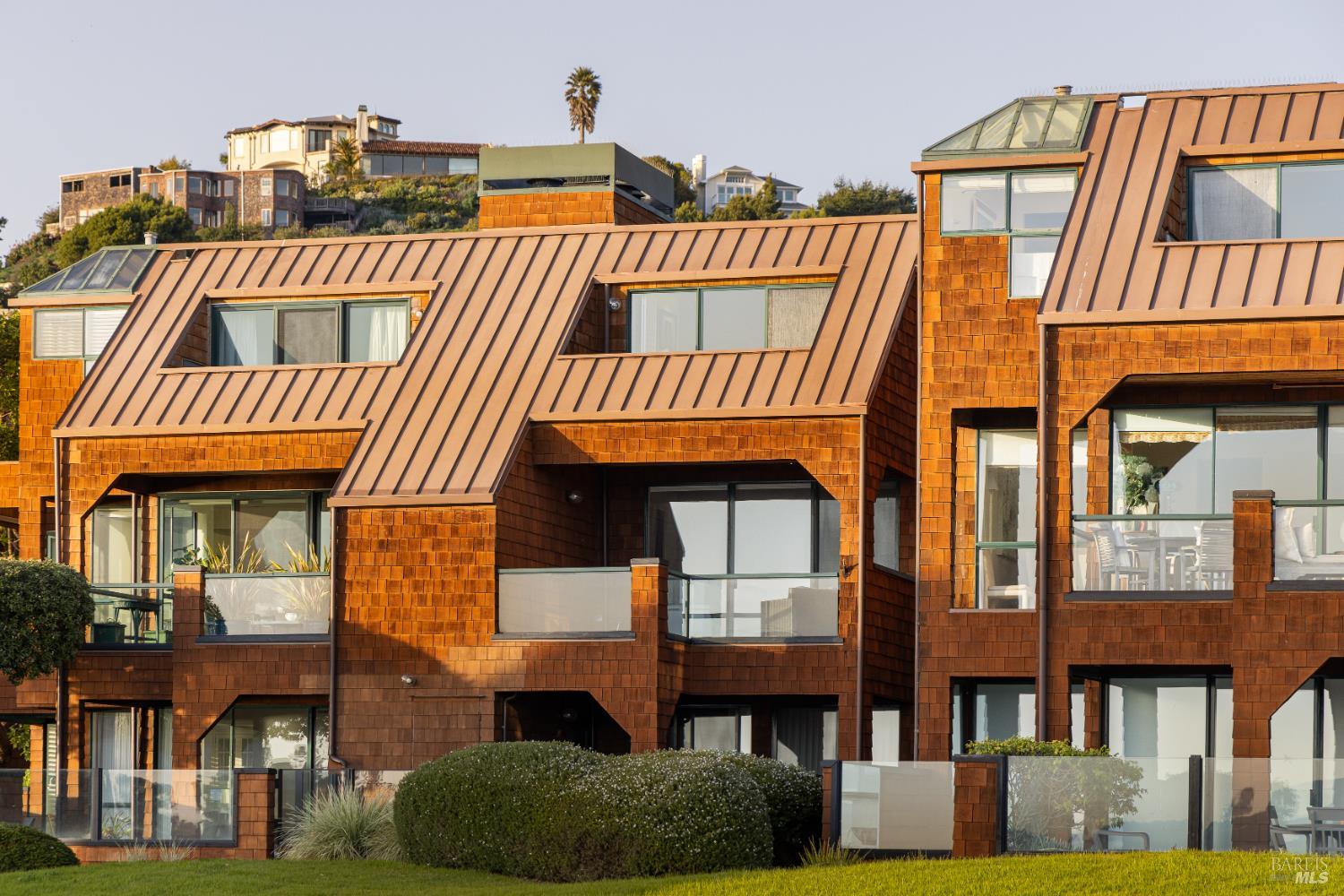 Detail Gallery Image 34 of 55 For 403 Paradise Dr, Tiburon,  CA 94920 - 3 Beds | 2/1 Baths