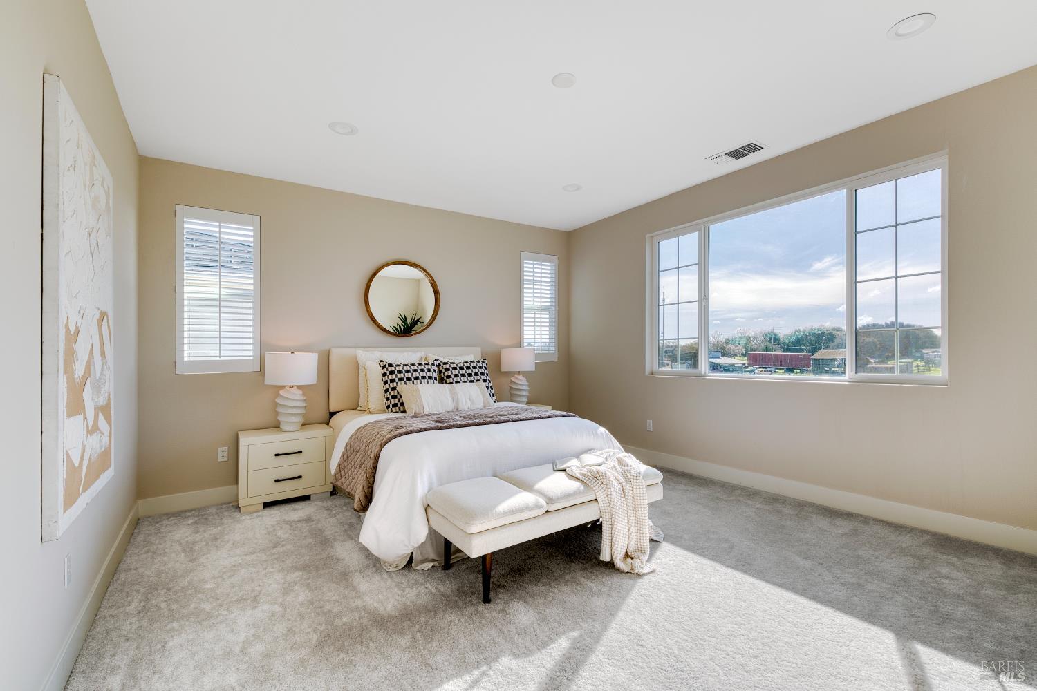 Detail Gallery Image 11 of 37 For 2733 Amora Ct, Santa Rosa,  CA 95407 - 4 Beds | 3/1 Baths