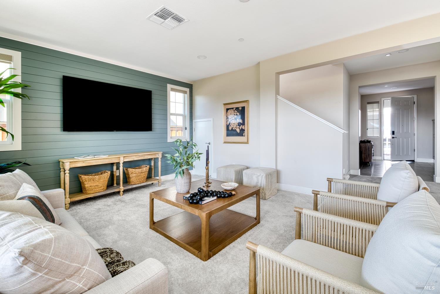 Detail Gallery Image 10 of 37 For 2733 Amora Ct, Santa Rosa,  CA 95407 - 4 Beds | 3/1 Baths