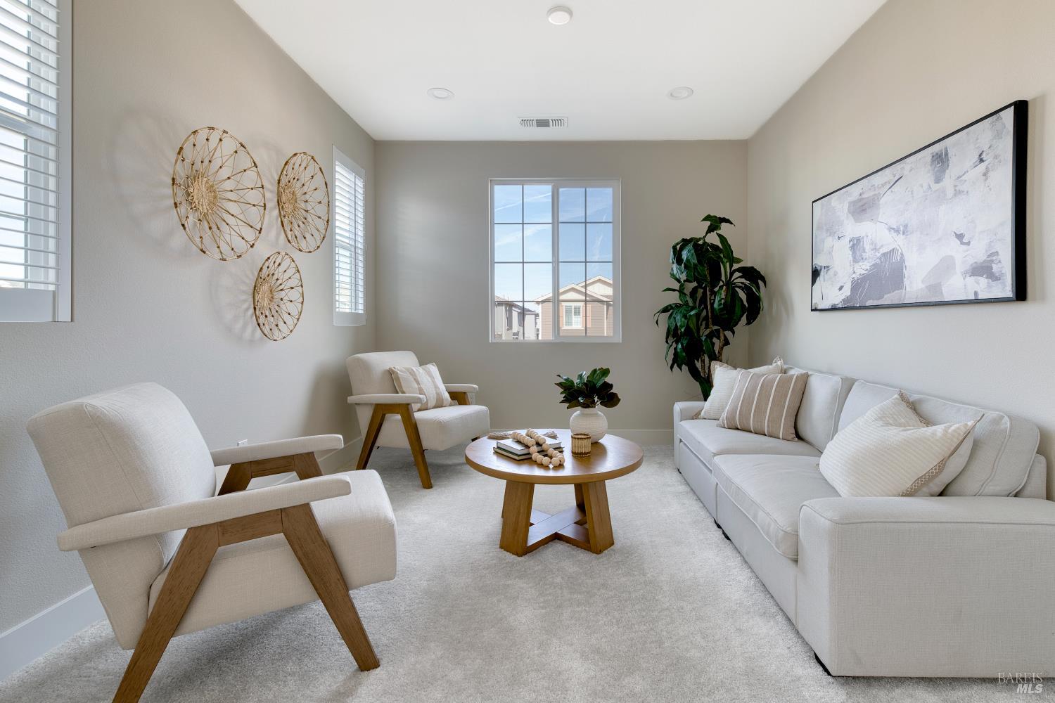 Detail Gallery Image 17 of 37 For 2733 Amora Ct, Santa Rosa,  CA 95407 - 4 Beds | 3/1 Baths