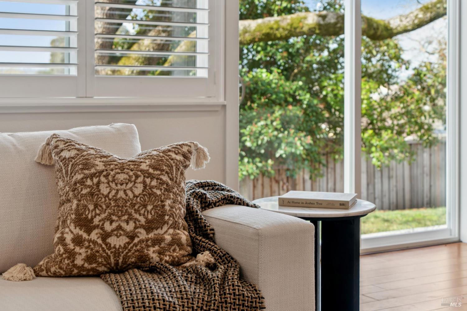 Detail Gallery Image 12 of 83 For 5677 Eastlake Dr, Santa Rosa,  CA 95409 - 5 Beds | 4 Baths