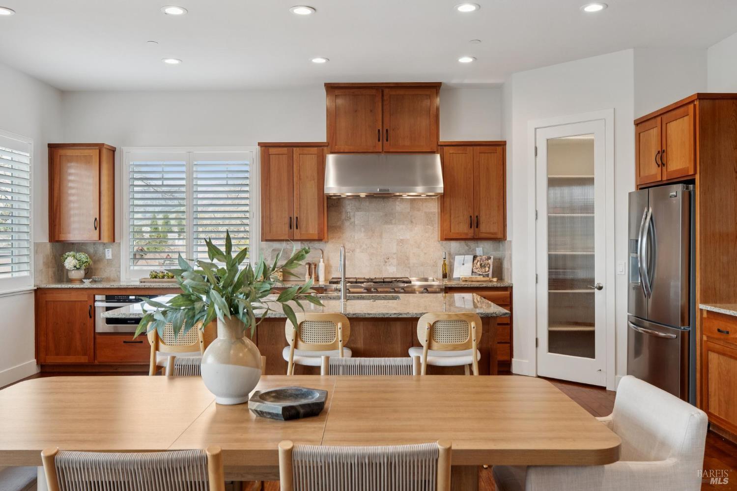 Detail Gallery Image 31 of 83 For 5677 Eastlake Dr, Santa Rosa,  CA 95409 - 5 Beds | 4 Baths