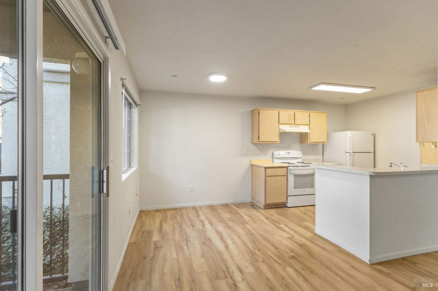 Detail Gallery Image 12 of 22 For 2001 Eastwood Dr #11,  Vacaville,  CA 95687 - 2 Beds | 1 Baths