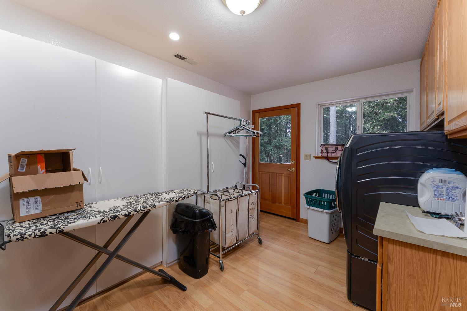 Detail Gallery Image 13 of 31 For 4862 Blue Lake Rd, Willits,  CA 95490 - 3 Beds | 2 Baths