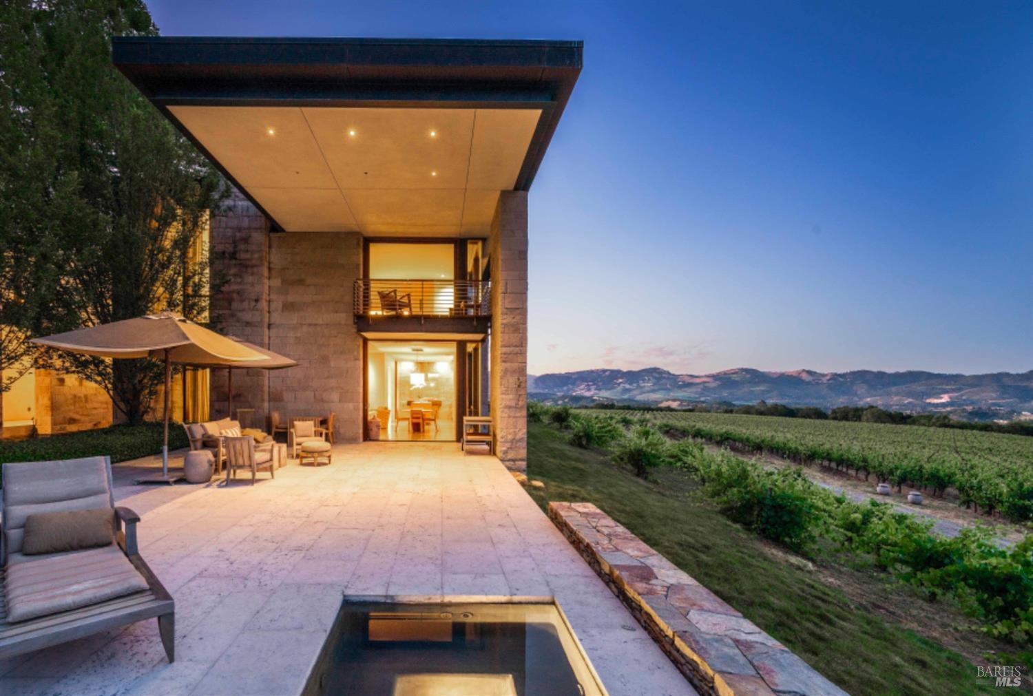 Detail Gallery Image 2 of 51 For 7596 Sonoma Mountain Rd, Glen Ellen,  CA 95442 - 7 Beds | 6/4 Baths