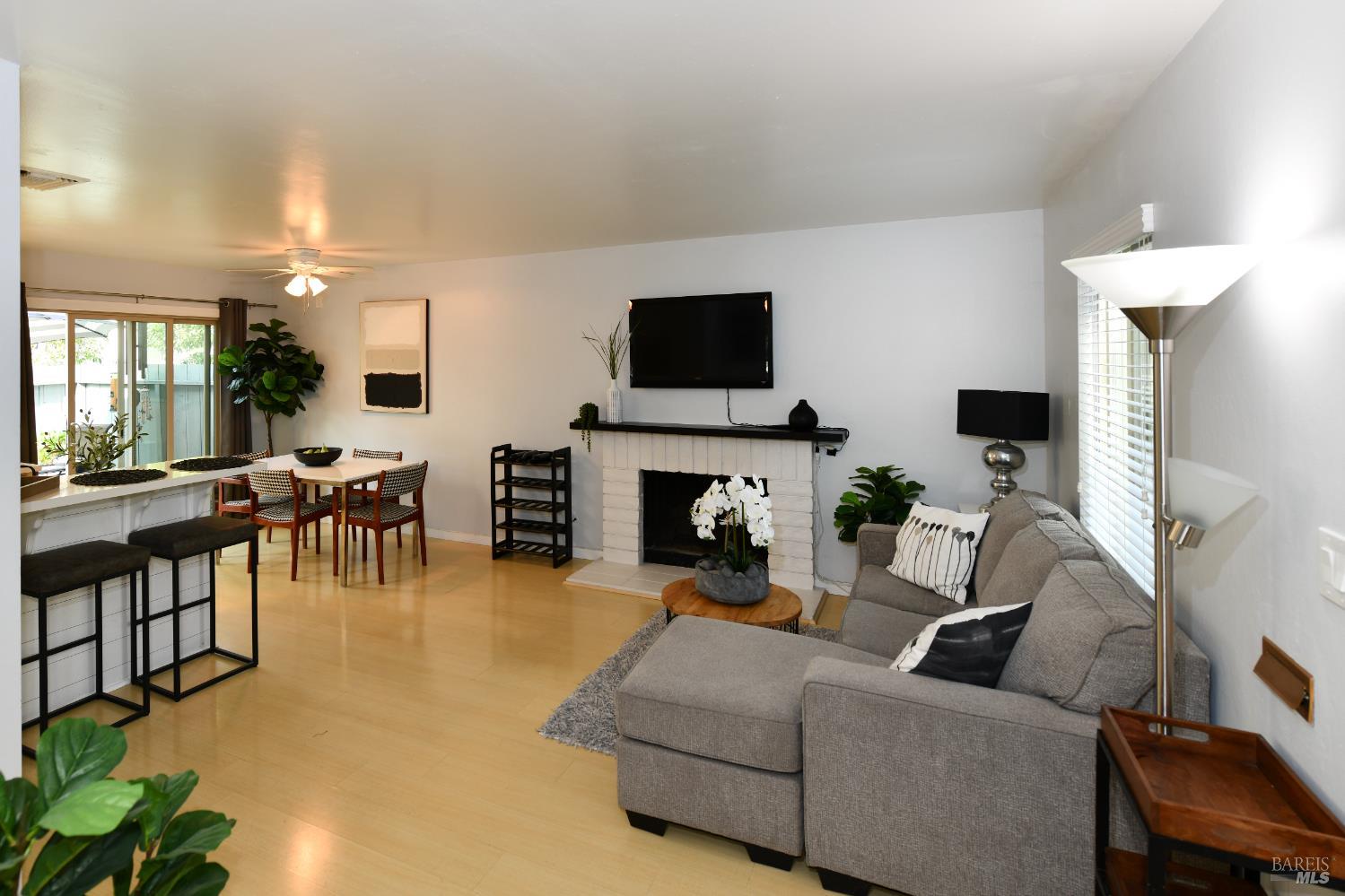 Front Image Thumbnail for BA326003781