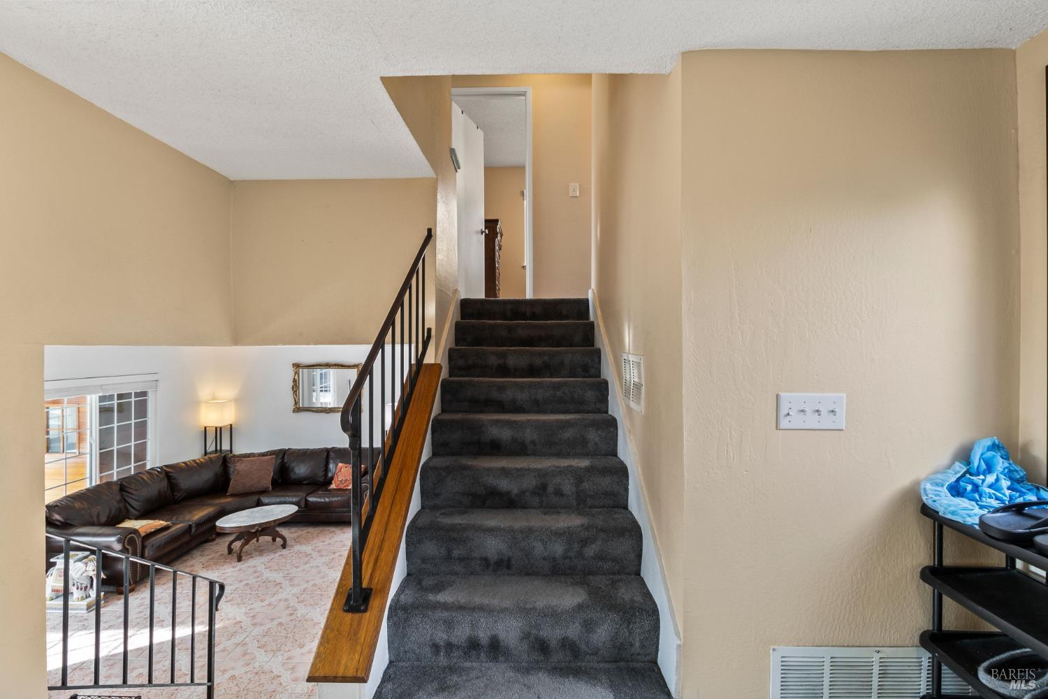 Detail Gallery Image 20 of 50 For 160 Bristol Dr, Vacaville,  CA 95687 - 4 Beds | 2/1 Baths