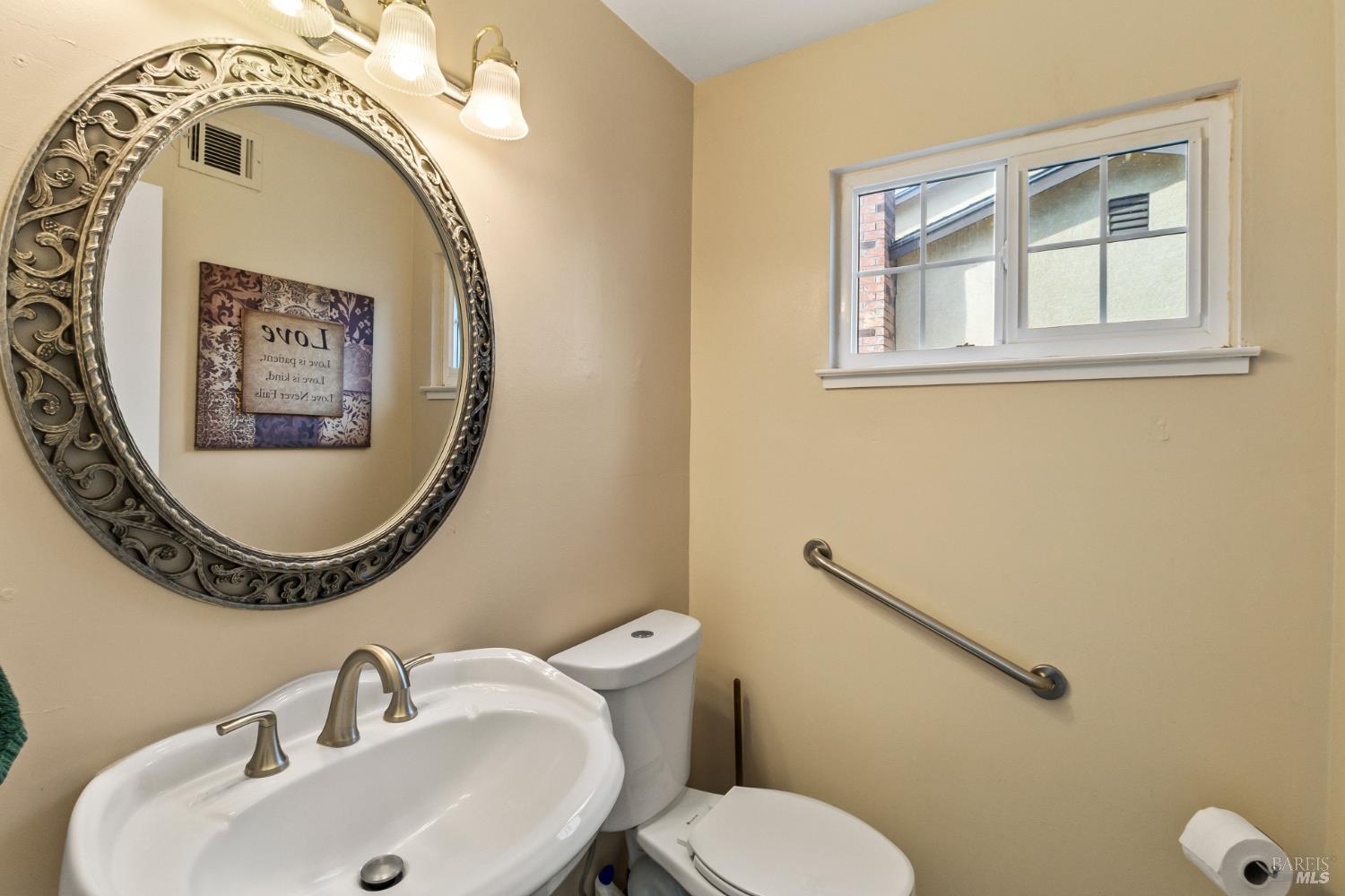 Detail Gallery Image 19 of 50 For 160 Bristol Dr, Vacaville,  CA 95687 - 4 Beds | 2/1 Baths