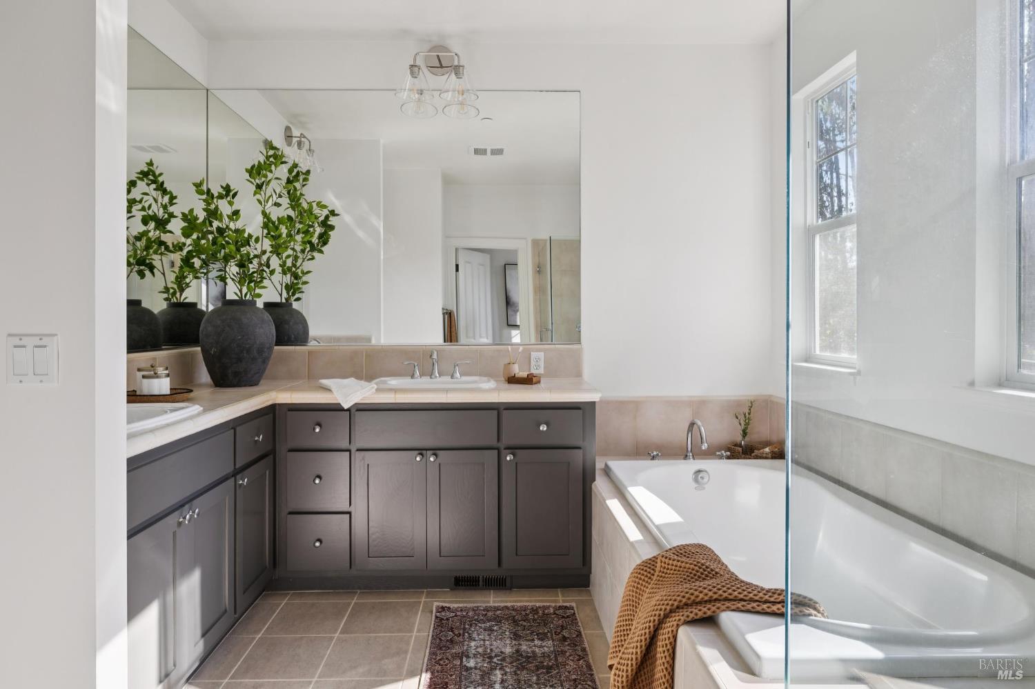 Detail Gallery Image 40 of 68 For 529 Alta Way, Mill Valley,  CA 94941 - 4 Beds | 2/1 Baths