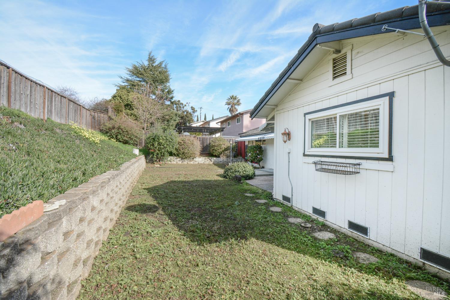 Detail Gallery Image 31 of 38 For 2135 via Alta Ct, Benicia,  CA 94510 - 2 Beds | 2 Baths