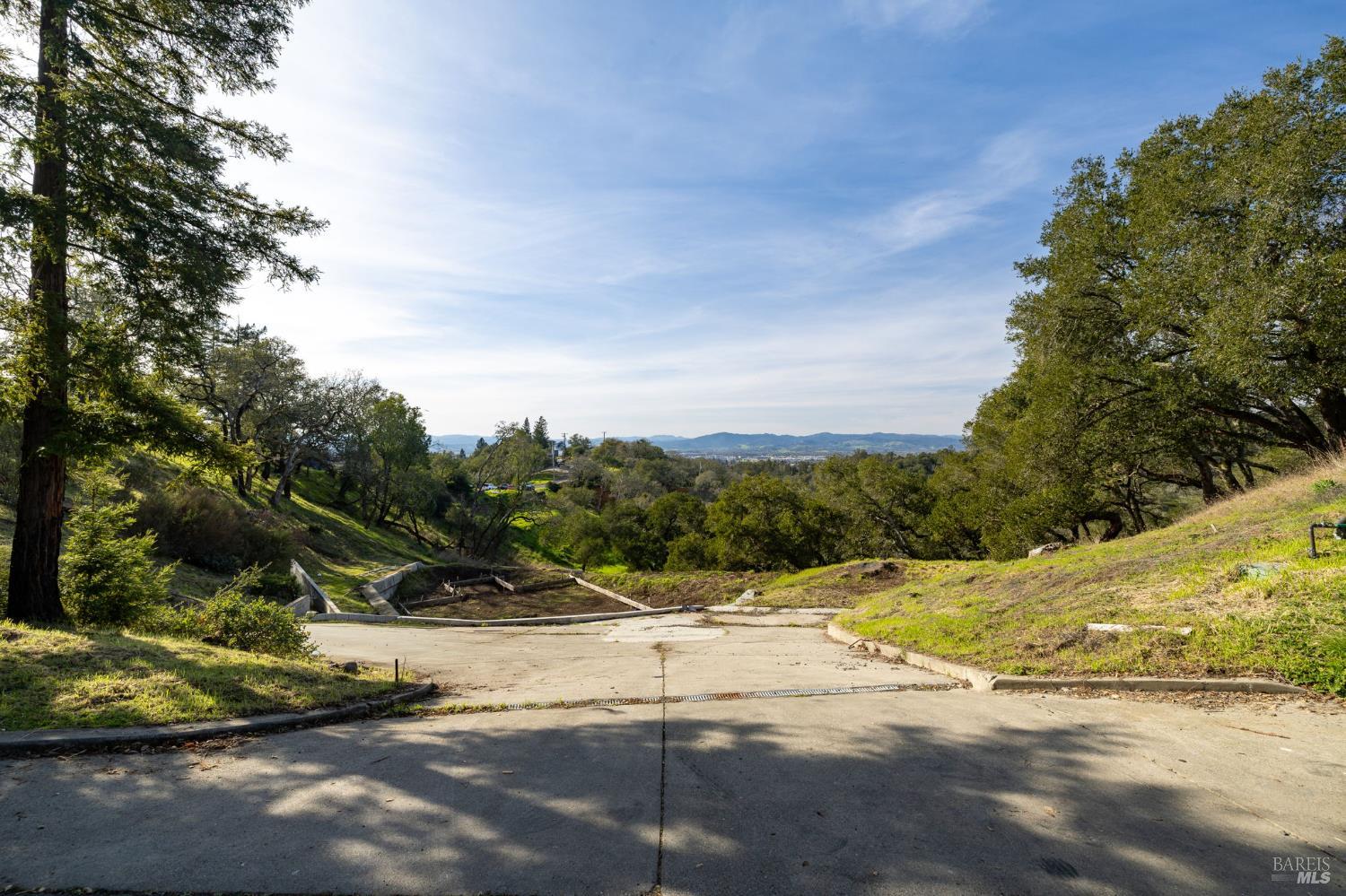 Detail Gallery Image 2 of 12 For 5251 Vista Grande Dr, Santa Rosa,  CA 95403 - – Beds | – Baths