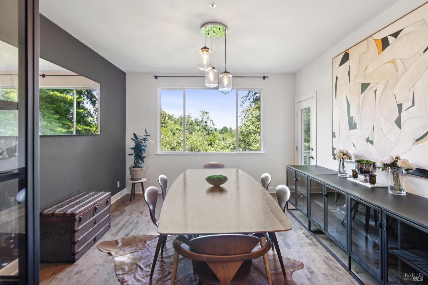 Detail Gallery Image 10 of 41 For 70 Madrone Park Cir, Mill Valley,  CA 94941 - 4 Beds | 2/1 Baths