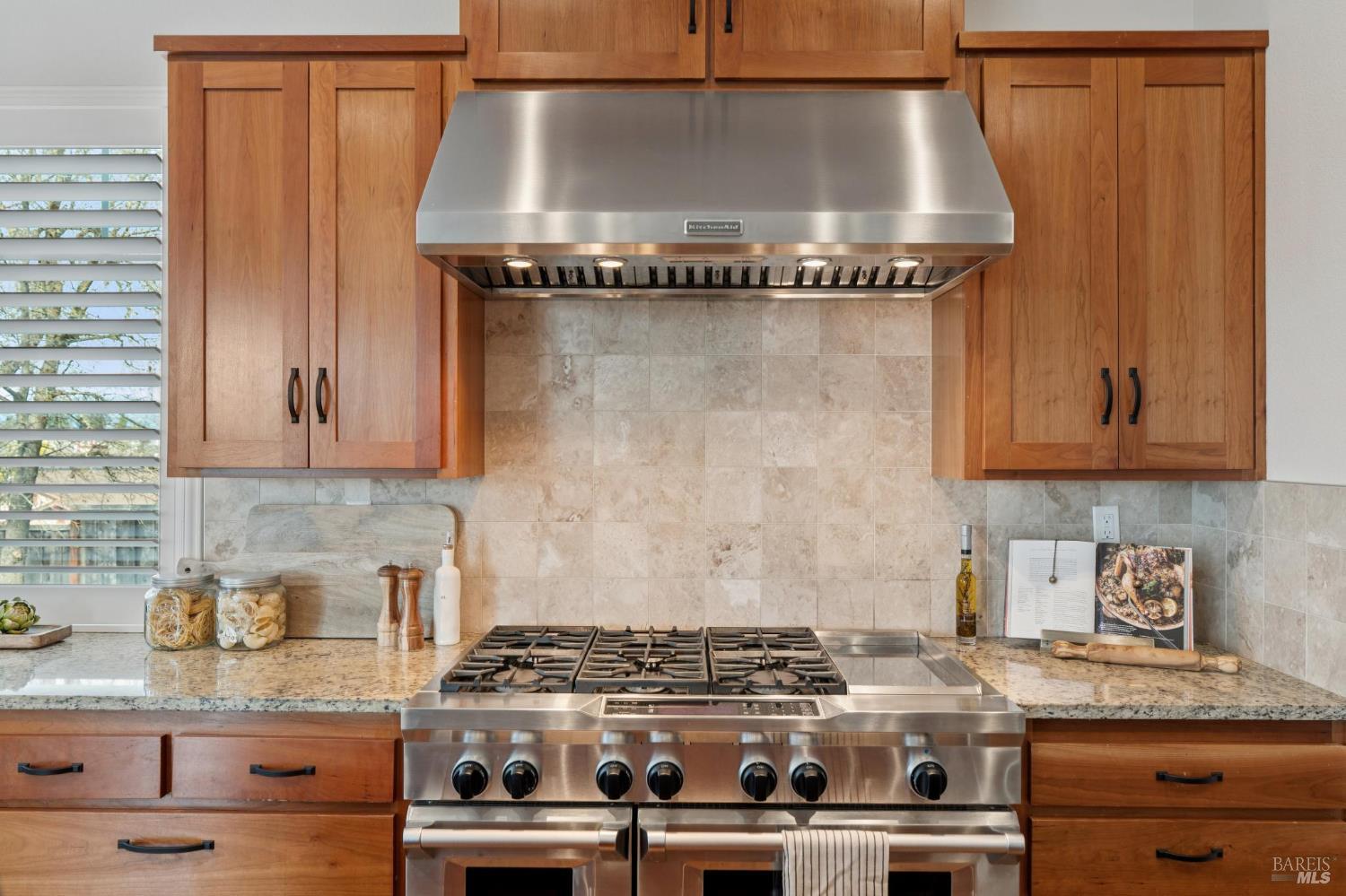 Detail Gallery Image 33 of 83 For 5677 Eastlake Dr, Santa Rosa,  CA 95409 - 5 Beds | 4 Baths