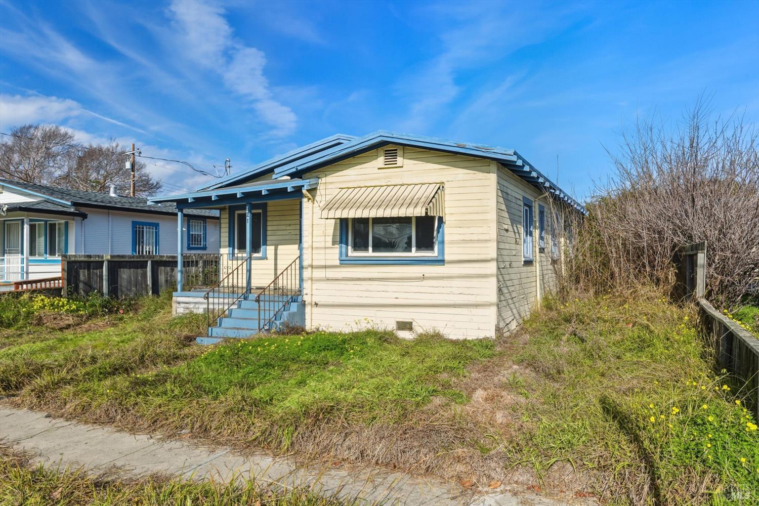 Detail Gallery Image 2 of 19 For 921 Jones St, Berkeley,  CA 94710 - 2 Beds | 1 Baths