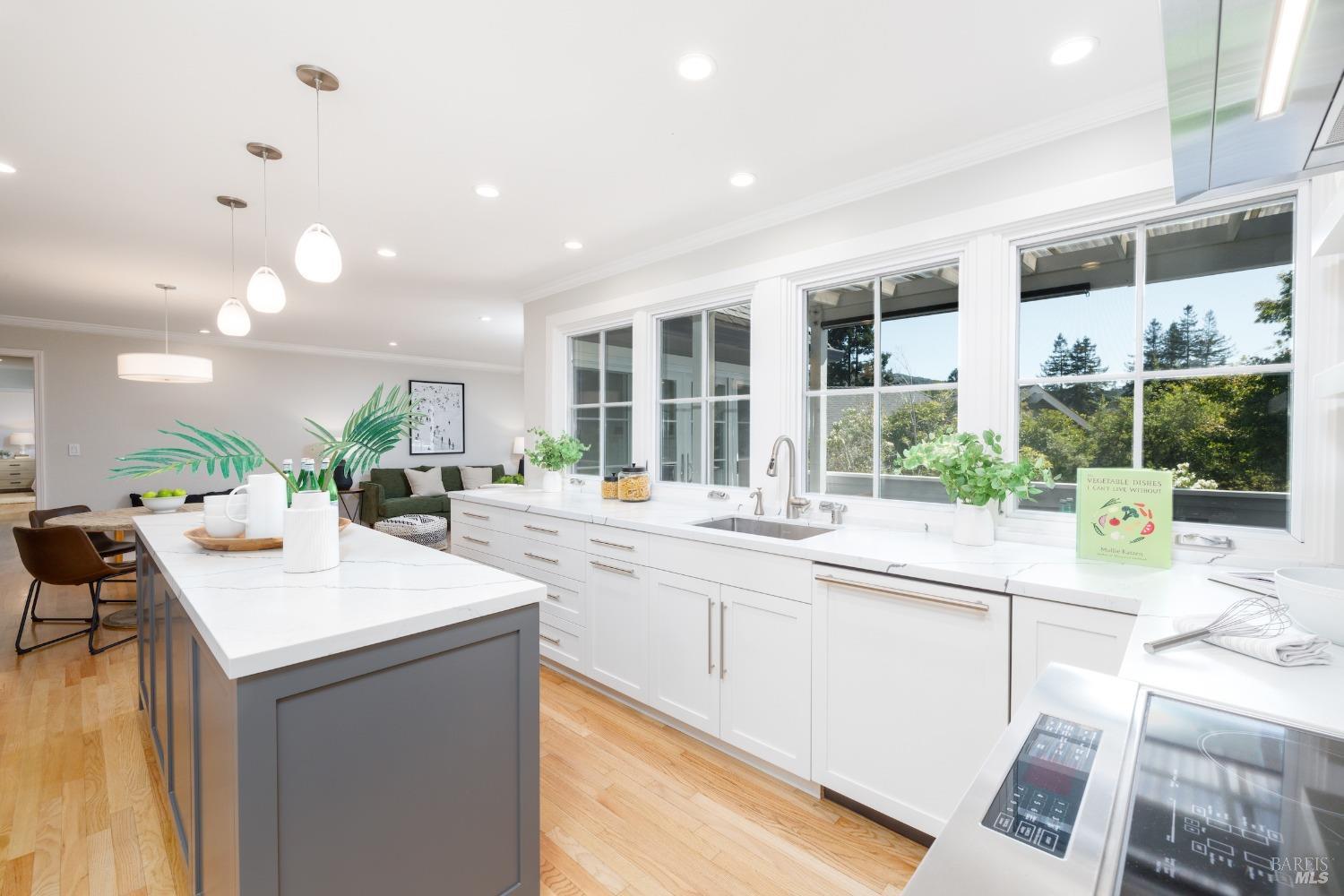 Detail Gallery Image 17 of 35 For 4713 Circle B Pl, Santa Rosa,  CA 95405 - 4 Beds | 3/1 Baths