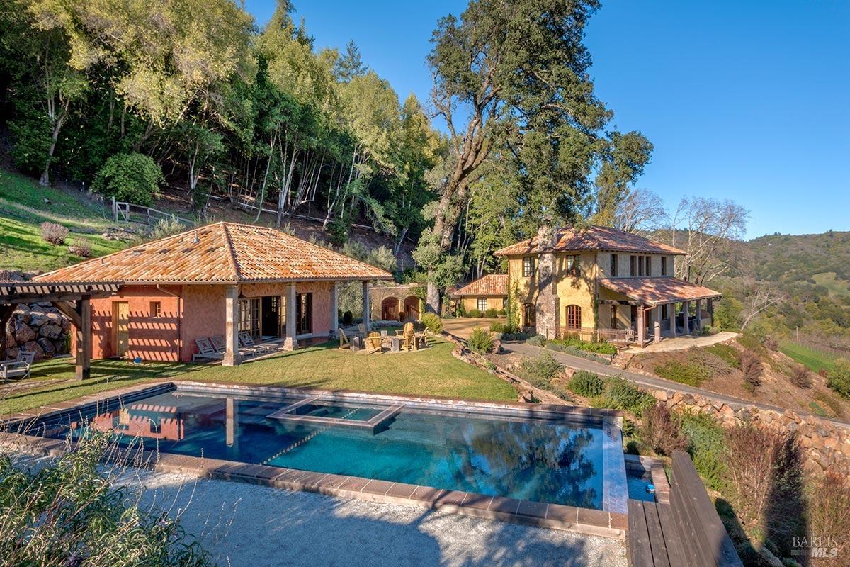 Detail Gallery Image 2 of 41 For 651 Wall Rd, Napa,  CA 94558 - 4 Beds | 5/2 Baths