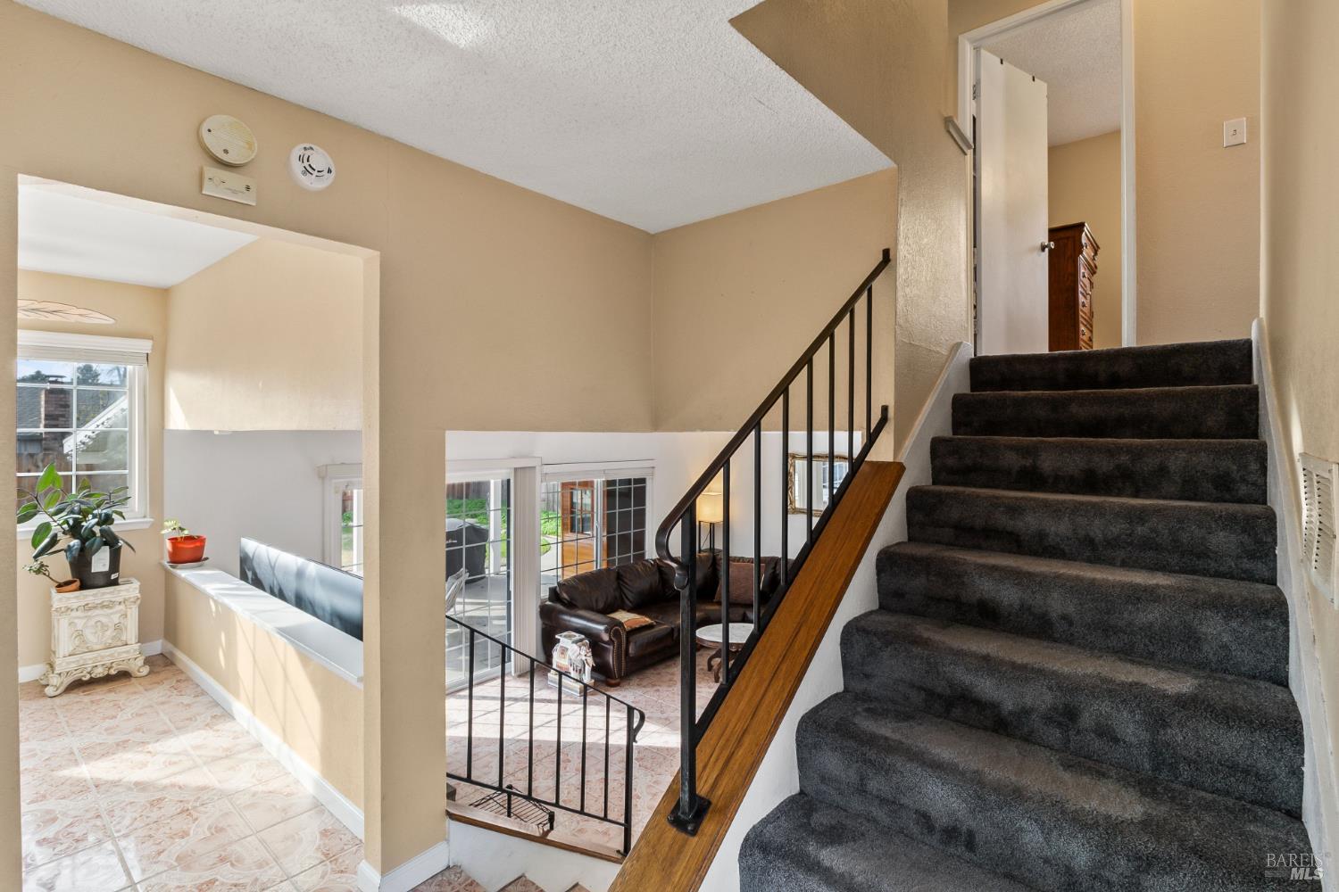 Detail Gallery Image 5 of 50 For 160 Bristol Dr, Vacaville,  CA 95687 - 4 Beds | 2/1 Baths