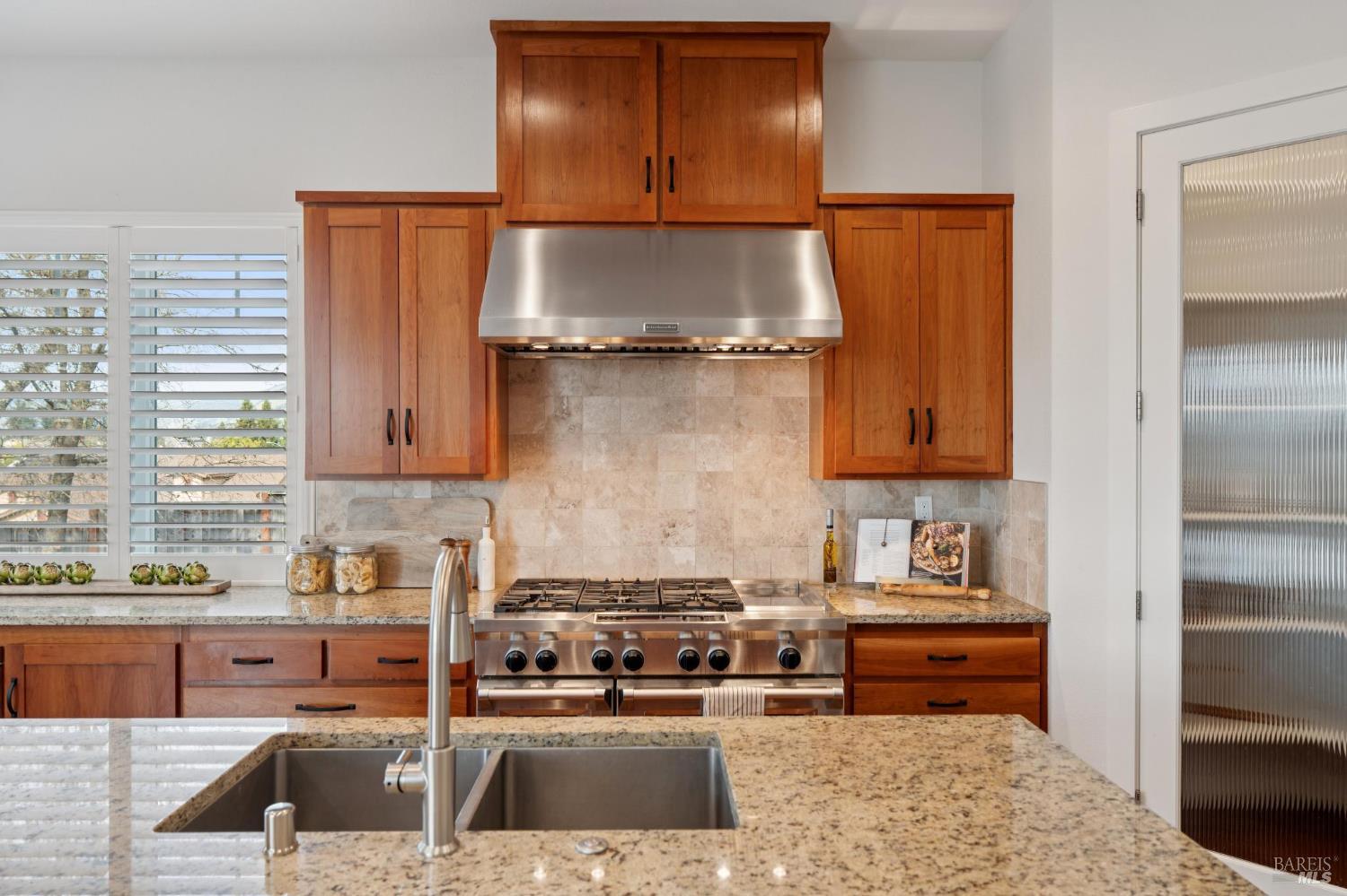 Detail Gallery Image 32 of 83 For 5677 Eastlake Dr, Santa Rosa,  CA 95409 - 5 Beds | 4 Baths