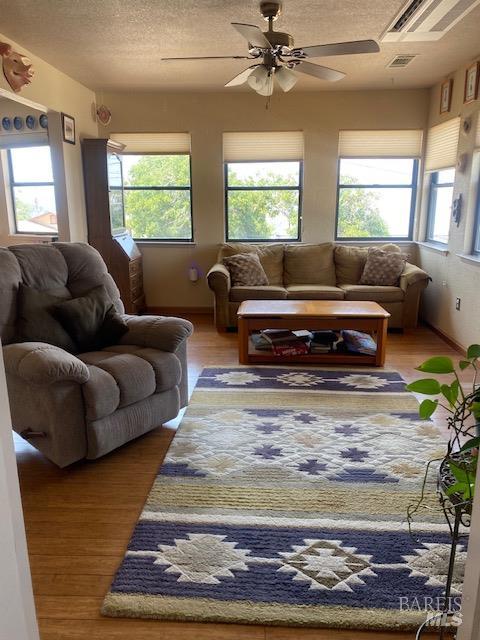 Detail Gallery Image 11 of 20 For 3136 Westridge Dr, Kelseyville,  CA 95451 - 2 Beds | 2 Baths