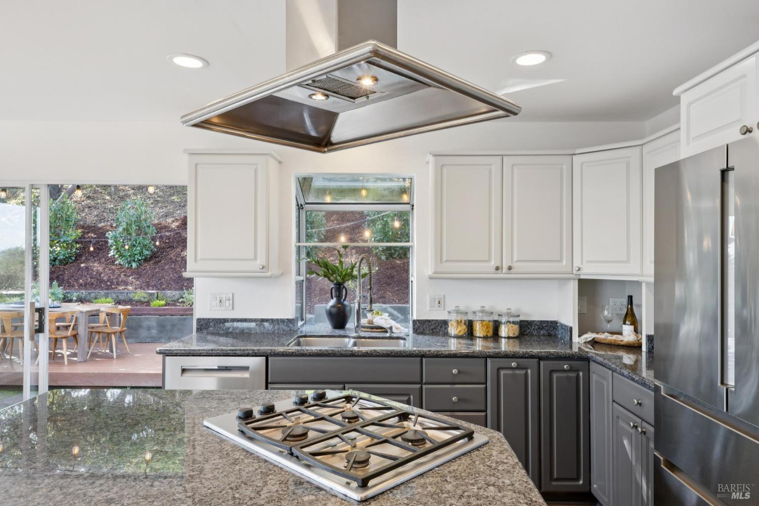 Detail Gallery Image 24 of 67 For 81 Rose St, San Rafael,  CA 94901 - 5 Beds | 3 Baths