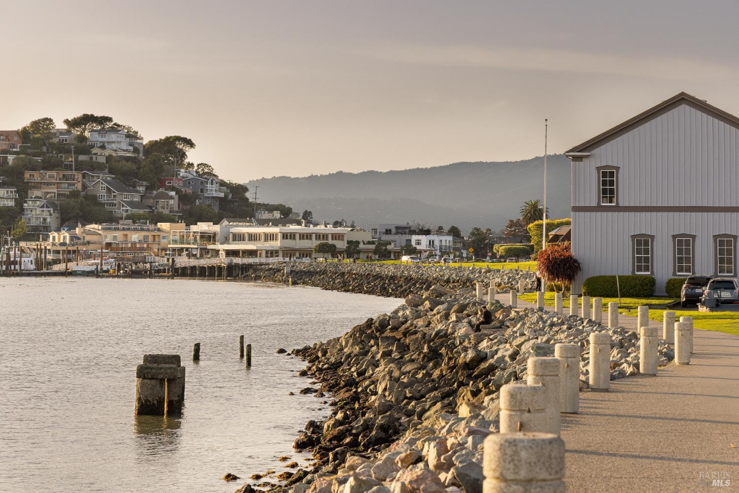 Detail Gallery Image 47 of 55 For 403 Paradise Dr, Tiburon,  CA 94920 - 3 Beds | 2/1 Baths